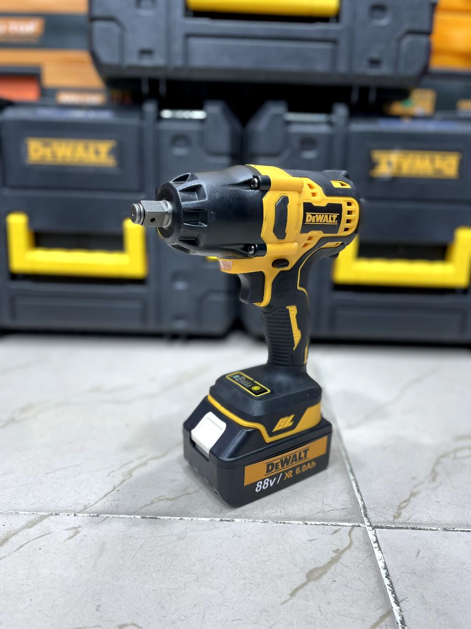 بکس شارژی دیوالت مدل DCF990